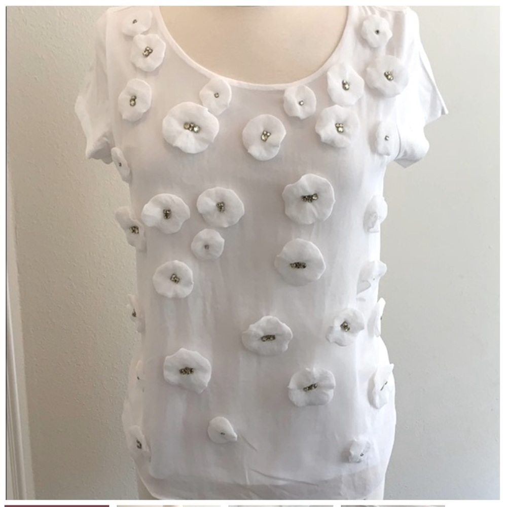 Ann Taylor White Floral Appliqué Top w/ 3D Flowers & Rhinestones XS